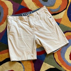 Visalia soft khaki shorts